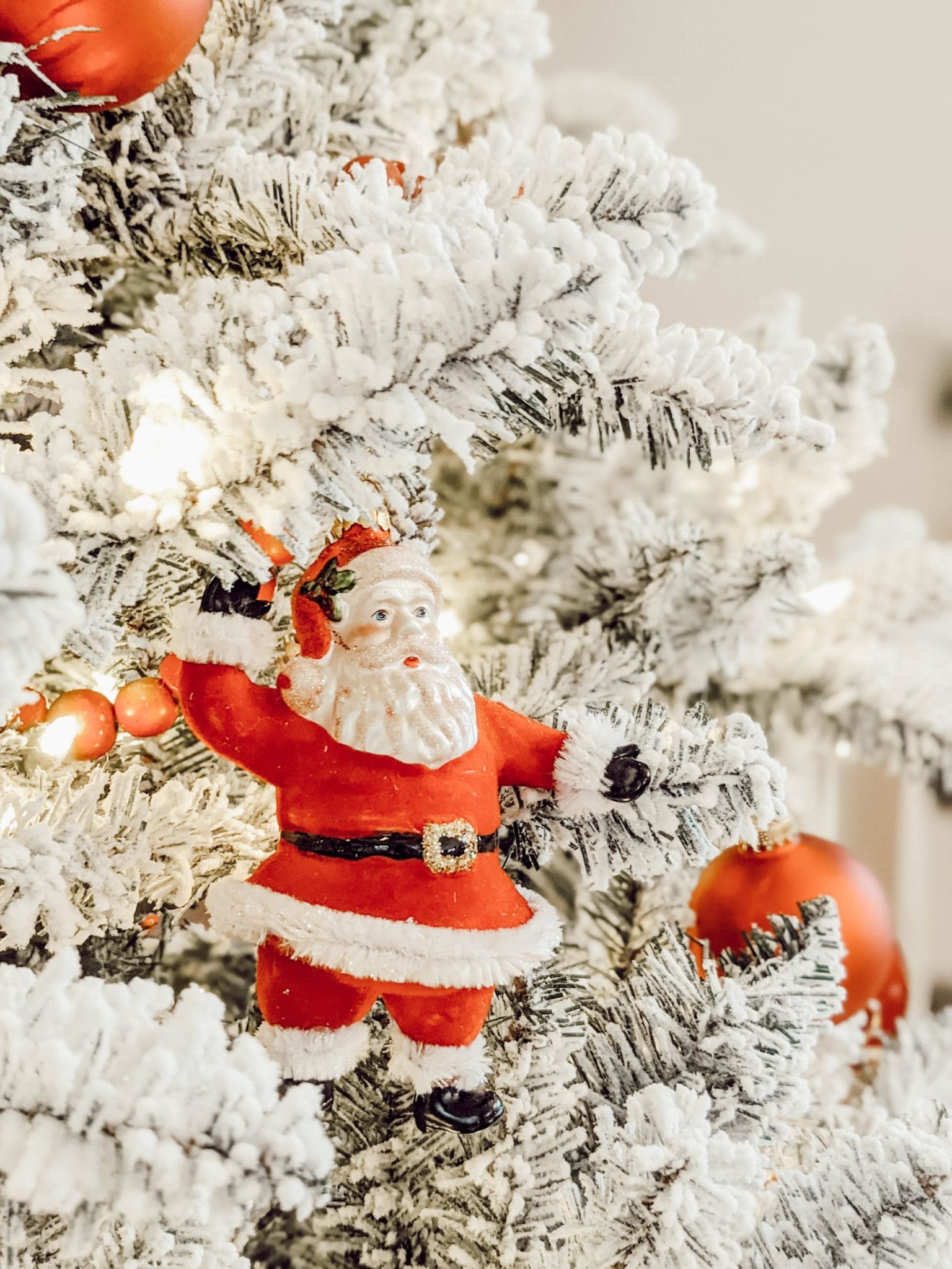 Holiday Home Tour: The Christmas Tree Decor