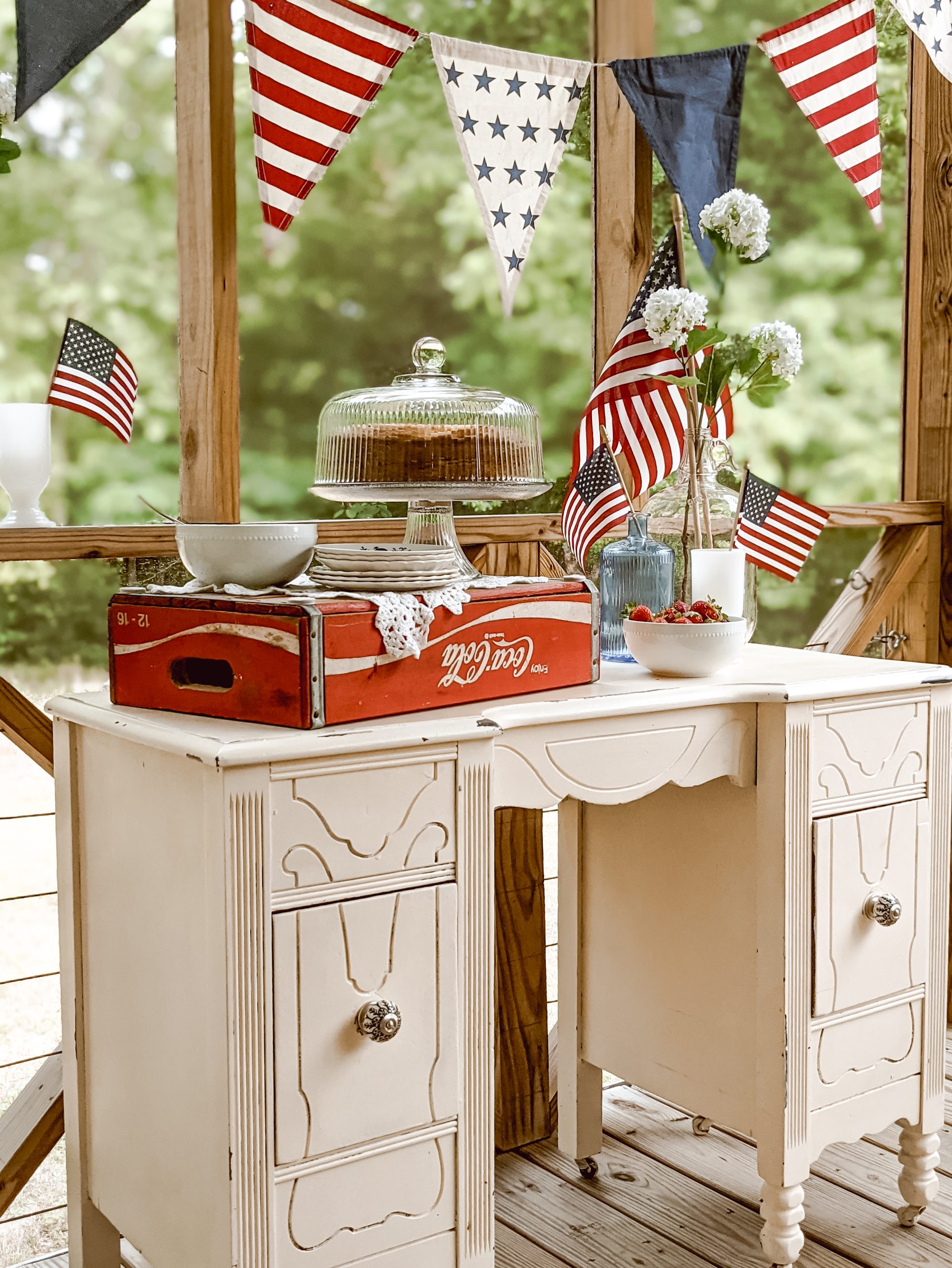 vintage coca cola crate used as a riser for the cake table