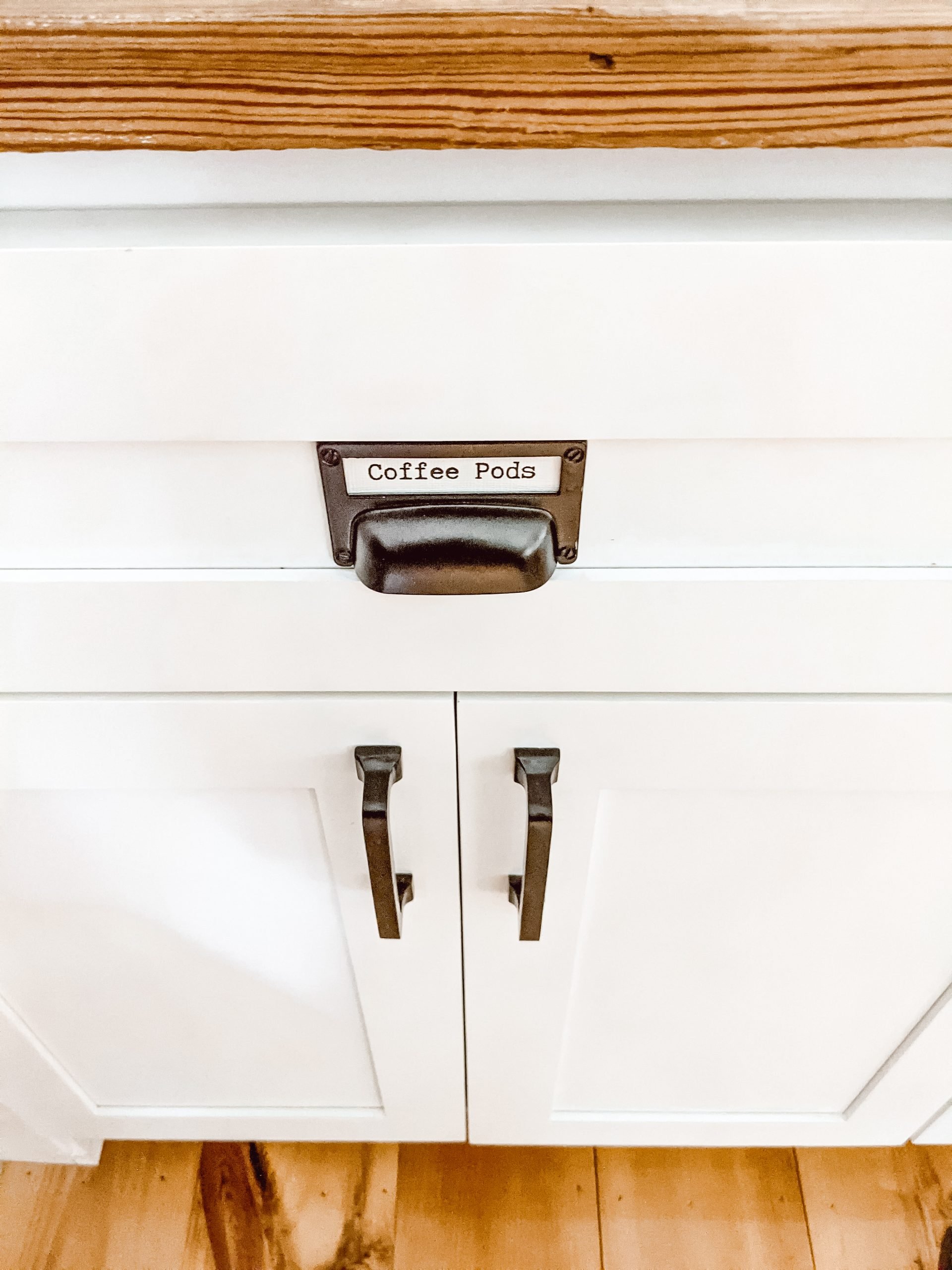 DIY Labels for Apothecary Style Drawer Pulls in the Kitchen