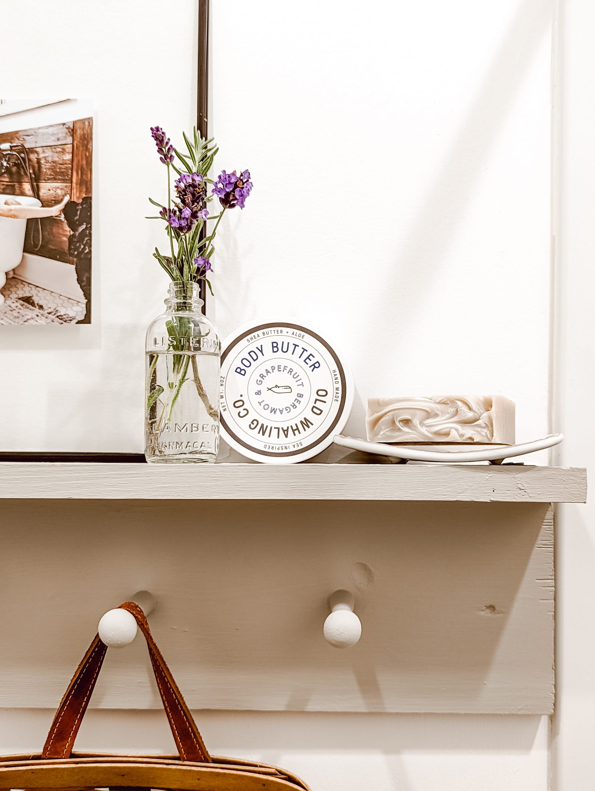 How to Build a Peg Rail Shelf White & Woodgrain