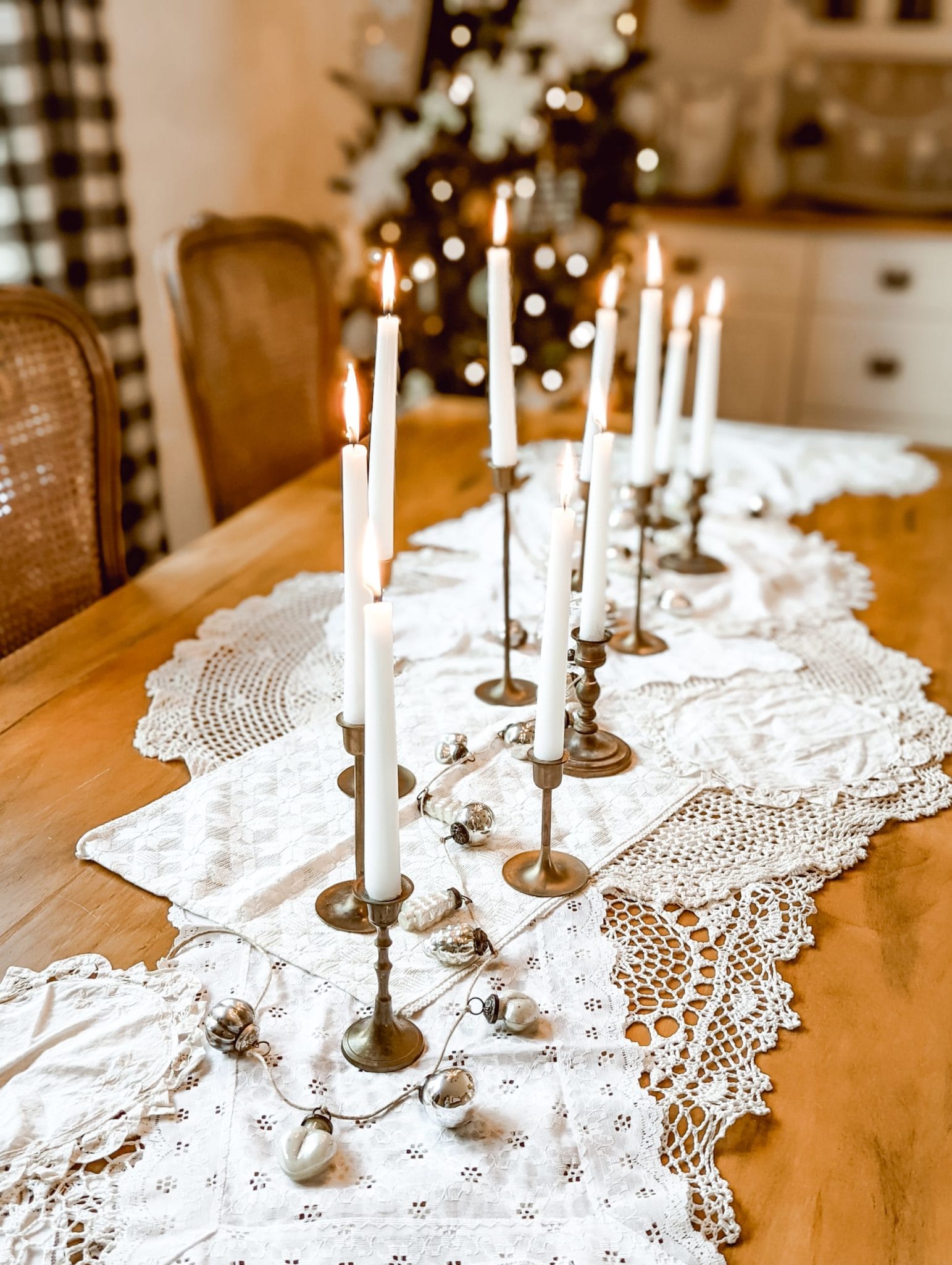 How to Make a Vintage Doily Table Runner